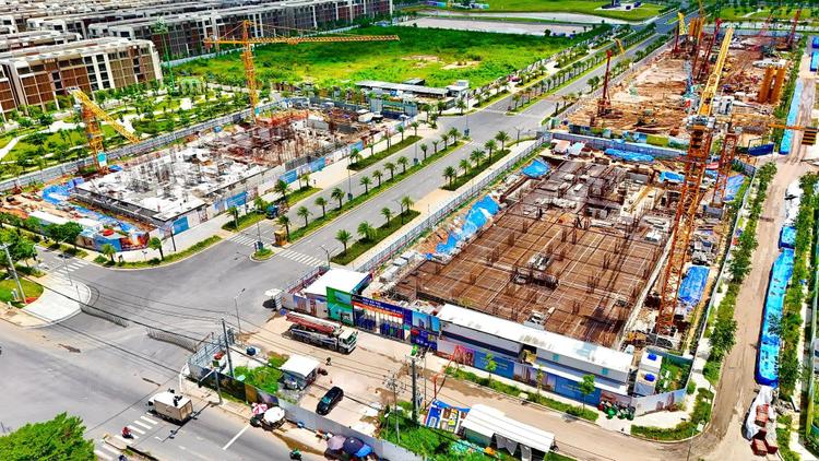 Trung tâm thương mại và bán lẻ